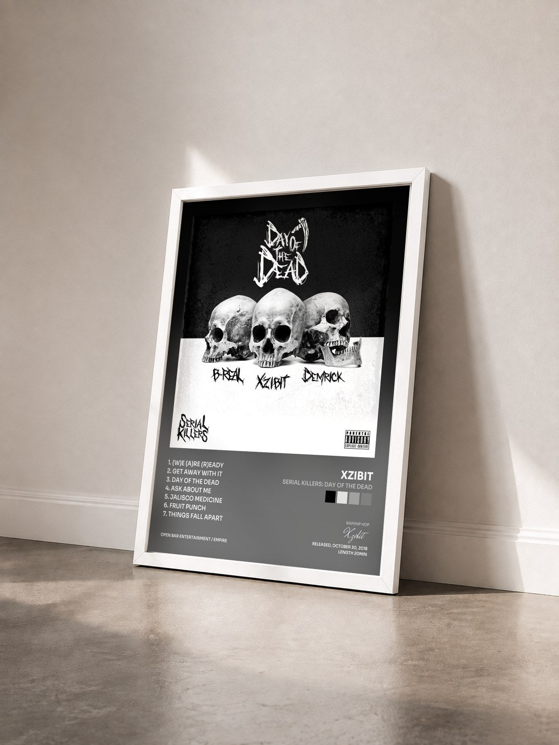 #blanc Serial Killers: Day of the Dead de Xzibit en lámina enmarcada vista de tres cuartos, marco blanco