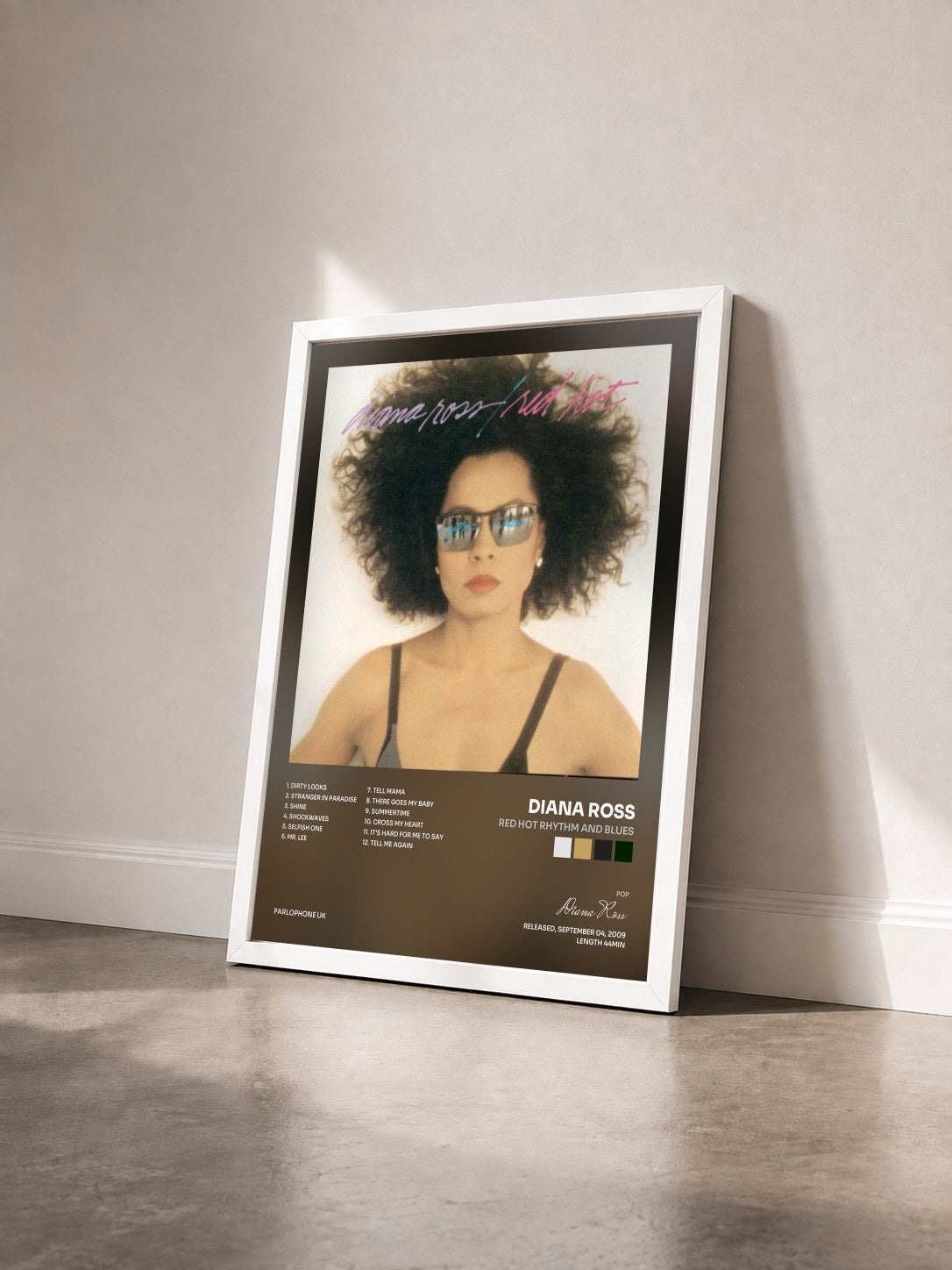 #blanc Tableau de l'album Red Hot Rhythm and Blues de Diana Ross vu de trois quarts, cadre blanc