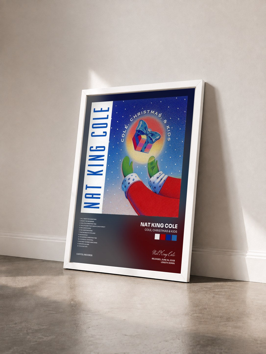 #blanc Cole, Christmas & Kids von Nat King Cole als gerahmter Kunstdruck von schräg gesehen, weißer Rahmen
