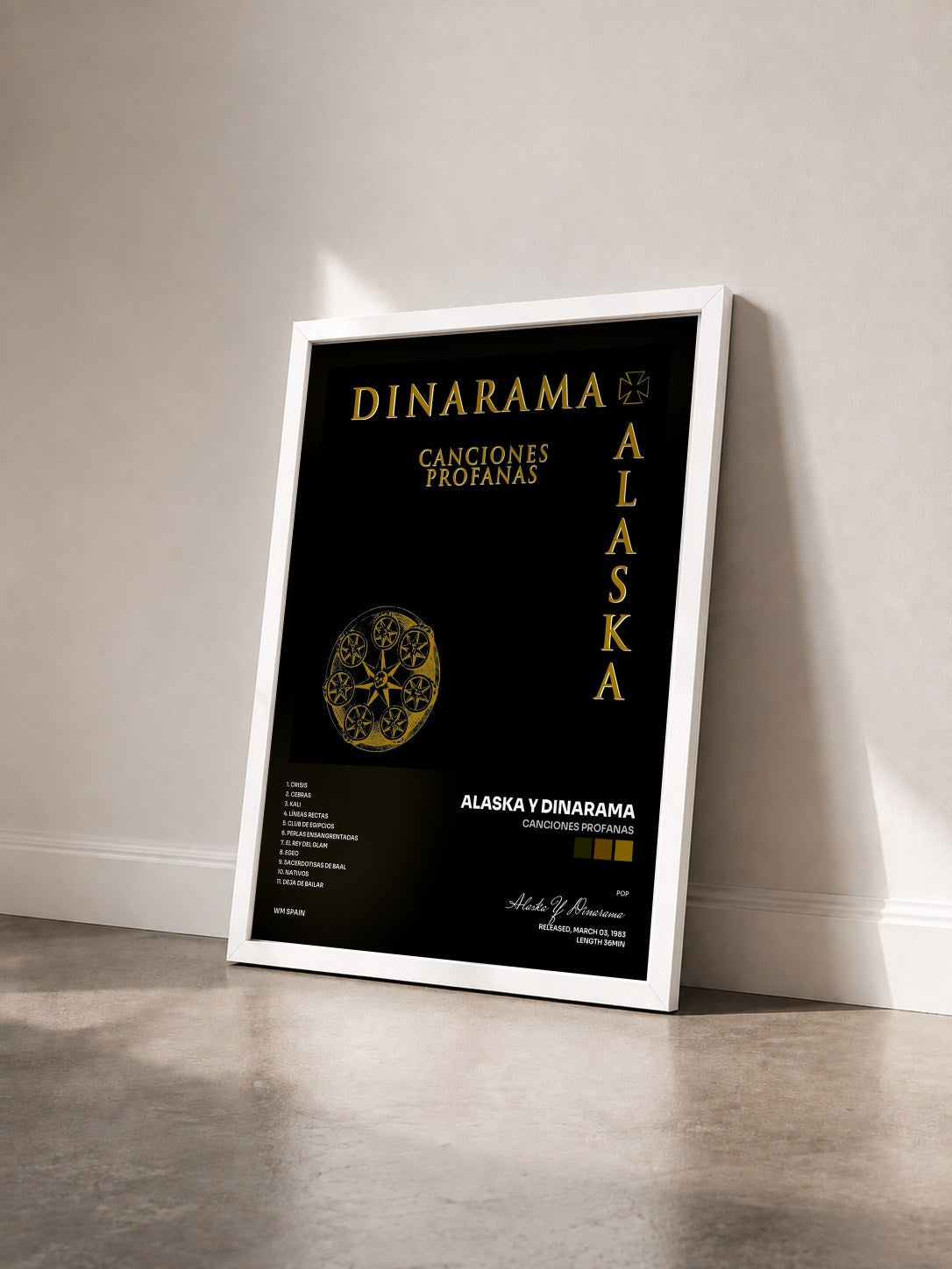 #blanc Tableau de l'album Canciones Profanas de Alaska Y Dinarama vu de trois quarts, cadre blanc