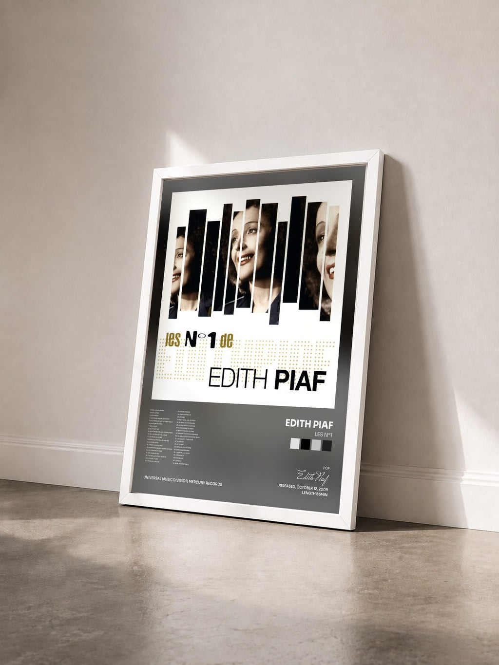 #blanc Tableau de l'album Les N°1 de Edith Piaf vu de trois quarts, cadre blanc