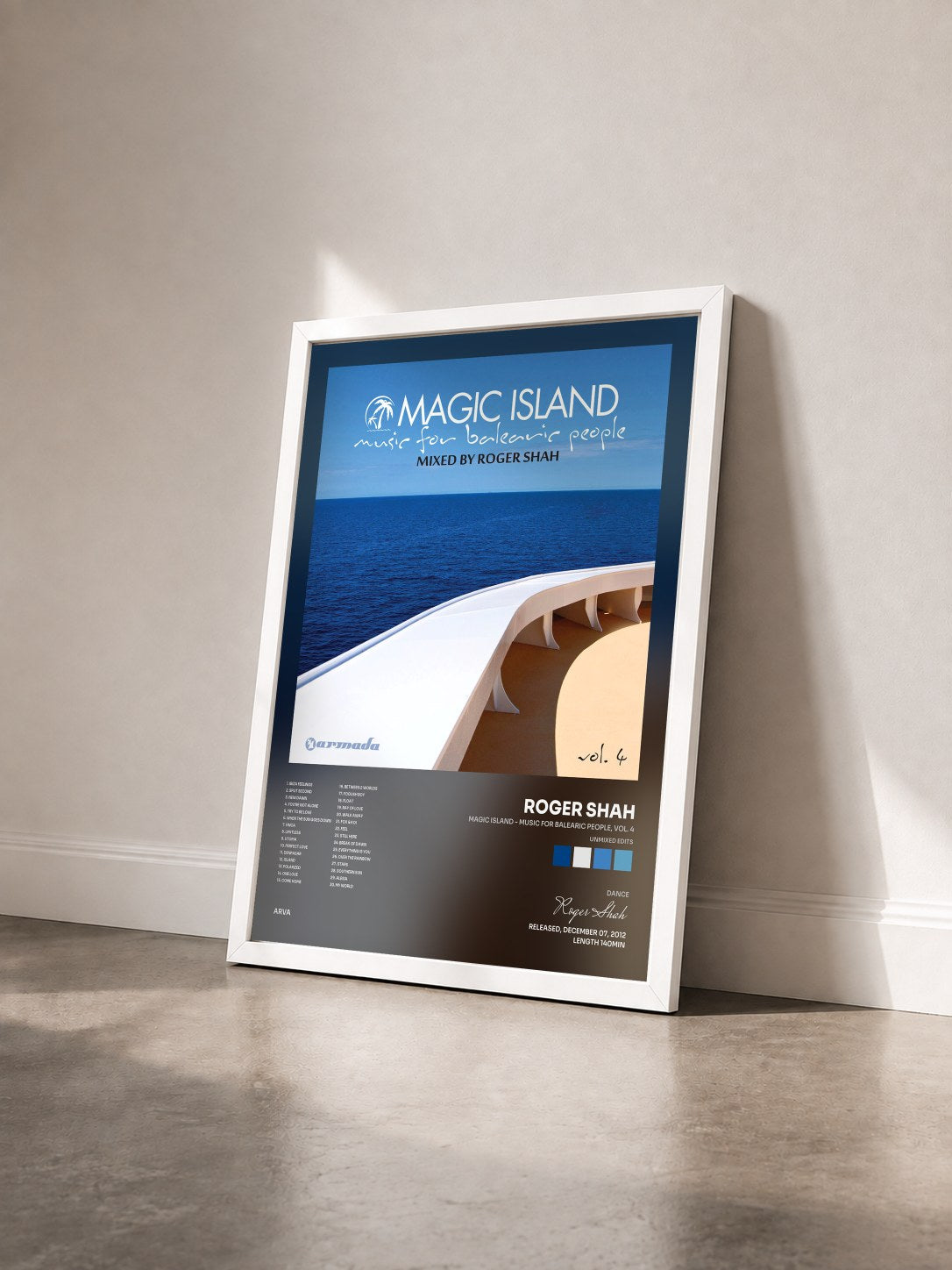 #blanc Tableau de l'album Magic Island - Music For Balearic People, Vol. 4 (Unmixed Edits) de Roger Shah vu de trois quarts, cadre blanc