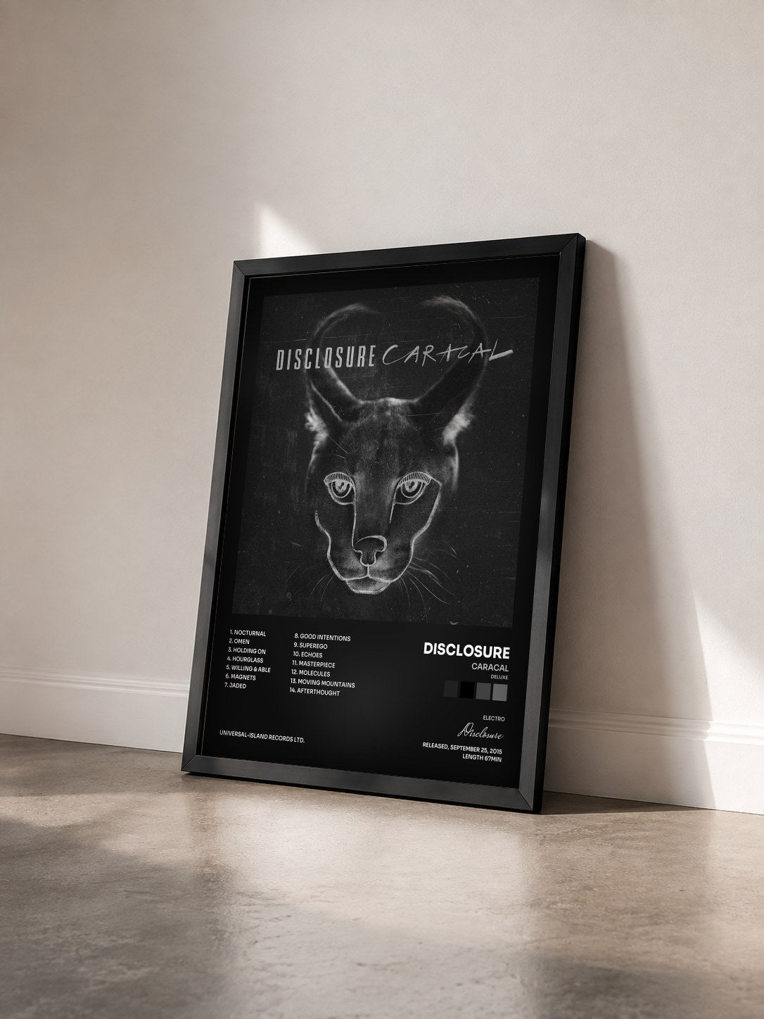 #noir Tableau de l'album Caracal (Deluxe) de Disclosure vu de trois quarts, cadre noir