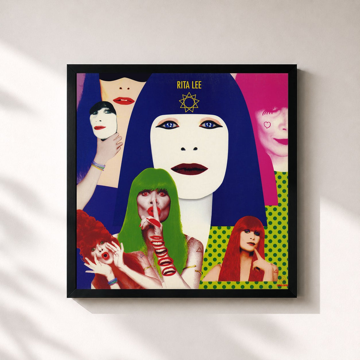 #noir Rita Lee von Rita Lee als quadratischer Kunstdruck, schwarzer Rahmen 32x32 cm