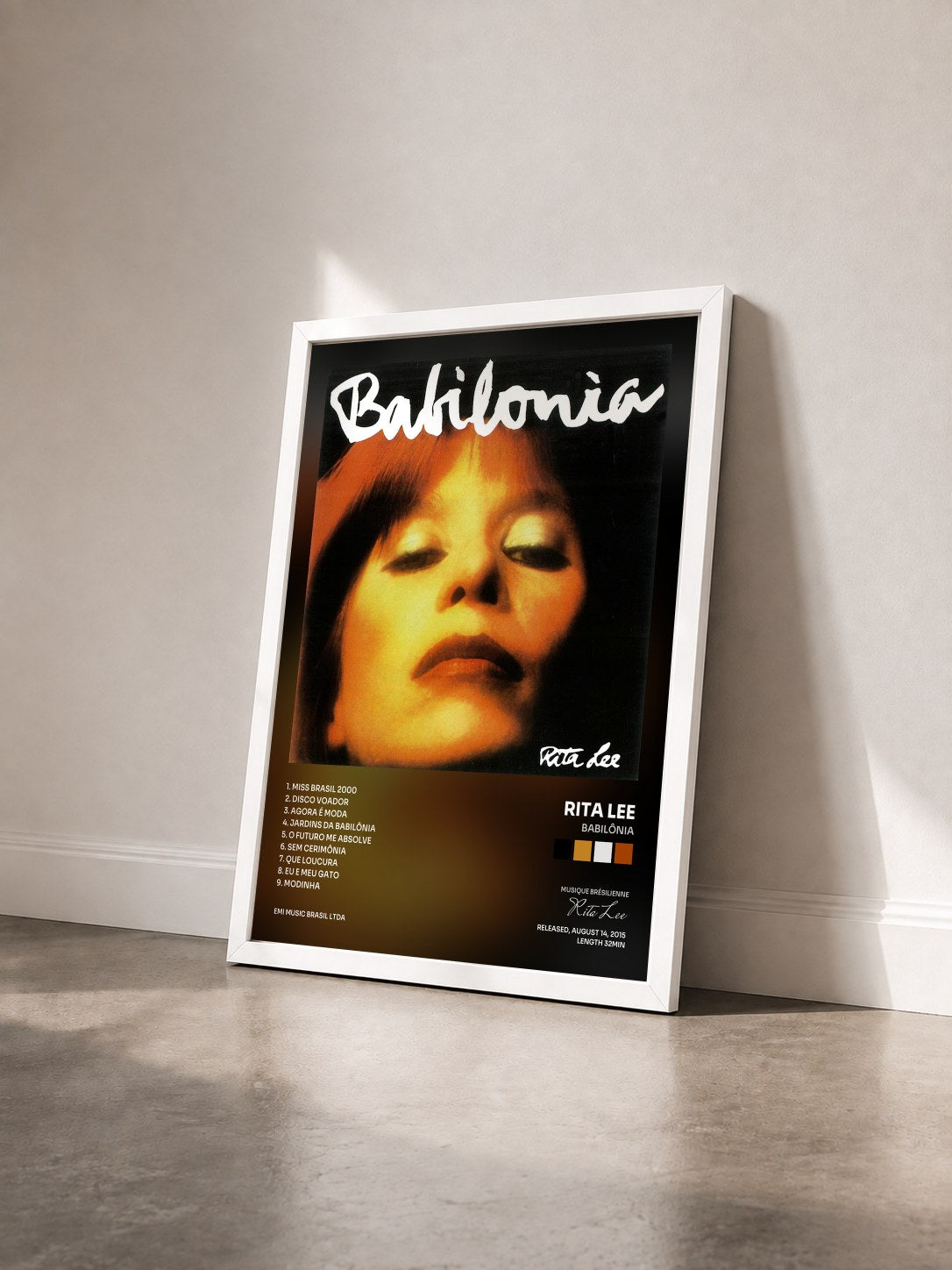 #blanc Babilônia von Rita Lee als gerahmter Kunstdruck von schräg gesehen, weißer Rahmen