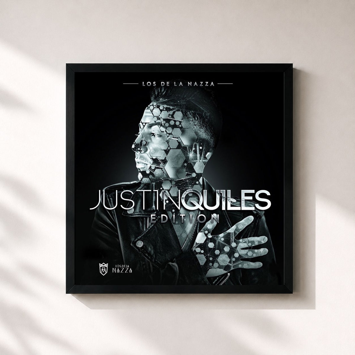 #noir Imperio Nazza: Justin Quiles Edition de Justin Quiles en lámina cuadrada enmarcada, marco negro de 32x32 cm
