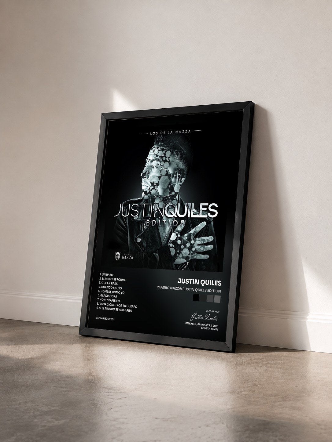 #noir Imperio Nazza: Justin Quiles Edition de Justin Quiles en lámina enmarcada vista de tres cuartos, marco negro