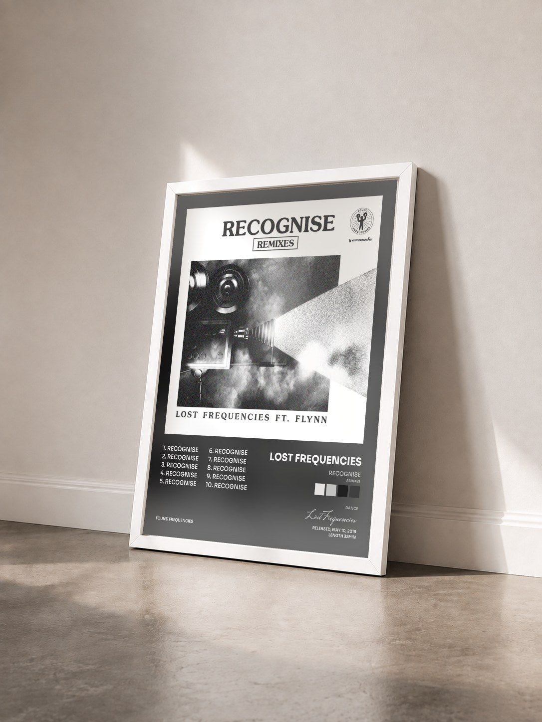 #blanc Recognise (Remixes) di Lost Frequencies in stampa incorniciata vista di tre quarti, cornice bianca