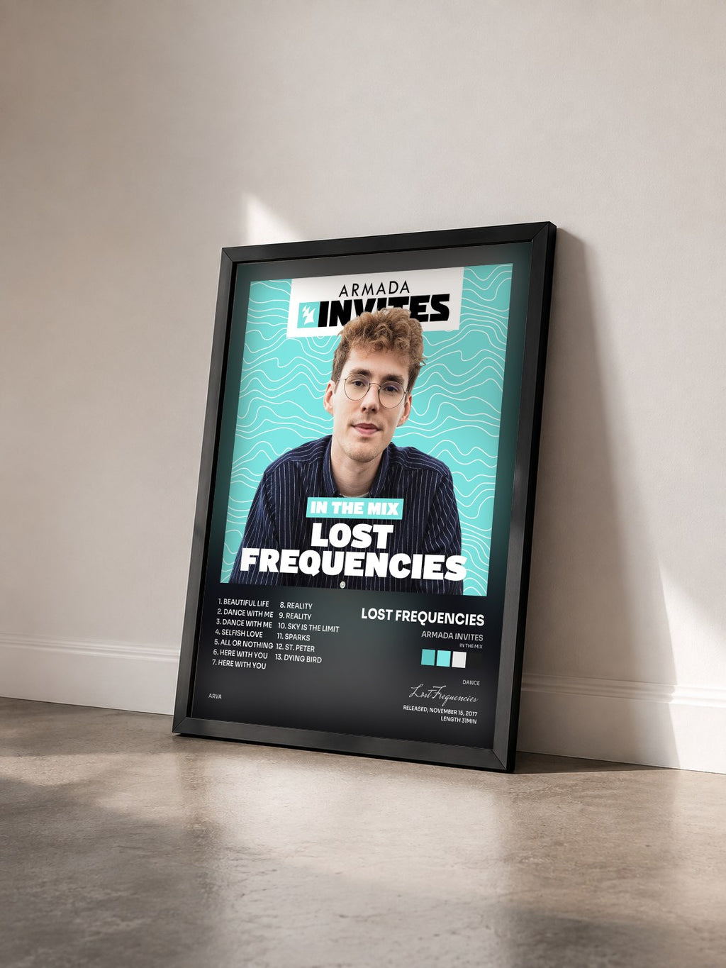 #noir Tableau de l'album Armada Invites (In The Mix): Lost Frequencies de Lost Frequencies vu de trois quarts, cadre noir