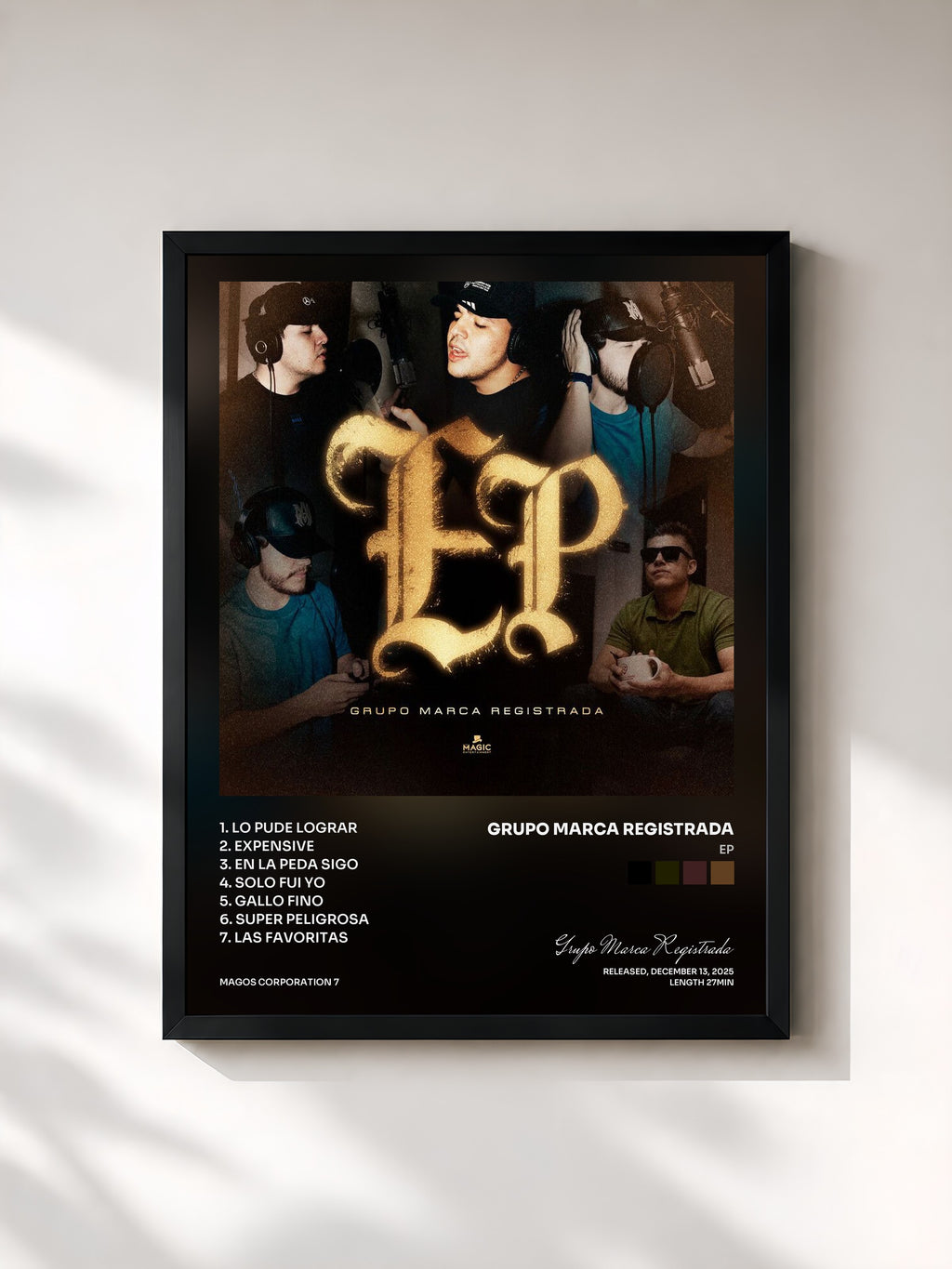 #noir Tableau de l'album EP de Grupo Marca Registrada, cadre noir, imprimé et encadré en France