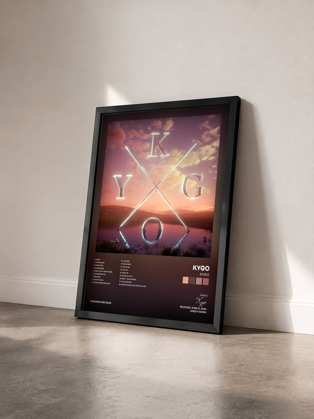 #noir Tableau de l'album KYGO de Kygo vu de trois quarts, cadre noir