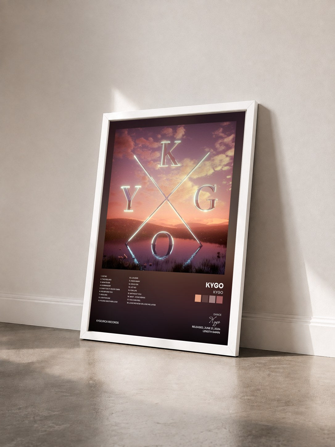 #blanc Tableau de l'album KYGO de Kygo vu de trois quarts, cadre blanc