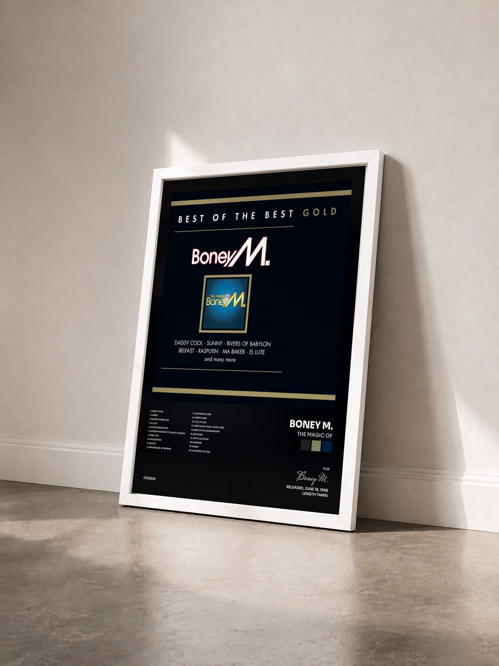 #blanc The Magic Of di Boney M. in stampa incorniciata vista di tre quarti, cornice bianca