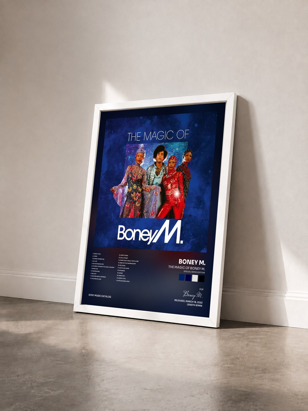 #blanc Tableau de l'album The Magic Of Boney M. (Special Remix Edition) de Boney M. vu de trois quarts, cadre blanc