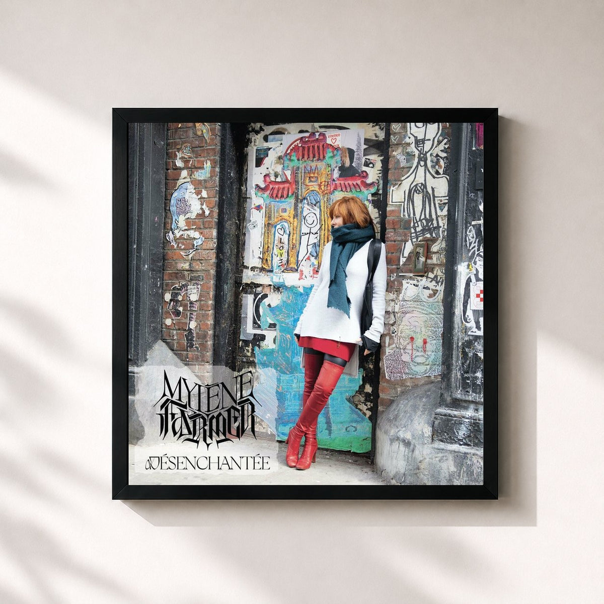 #noir Tableau carré de l'album Désenchantée (Remixes) de Mylène Farmer, cadre noir 32x32 cm