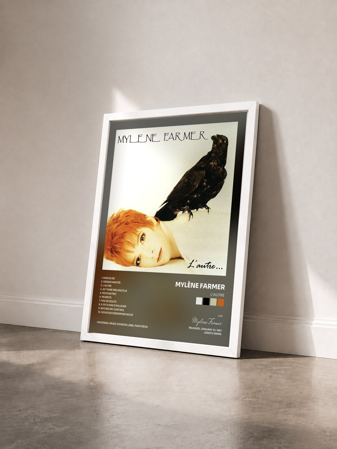 #blanc Tableau de l'album L'Autre de Mylène Farmer vu de trois quarts, cadre blanc