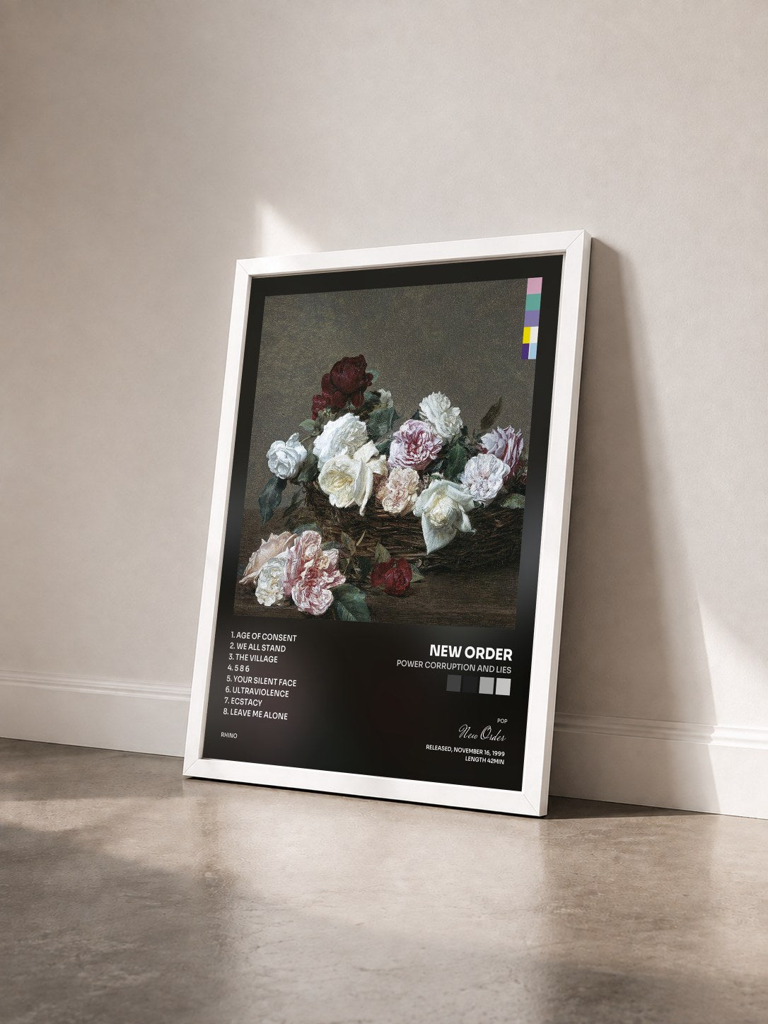 #blanc Power Corruption and Lies di New Order in stampa incorniciata vista di tre quarti, cornice bianca