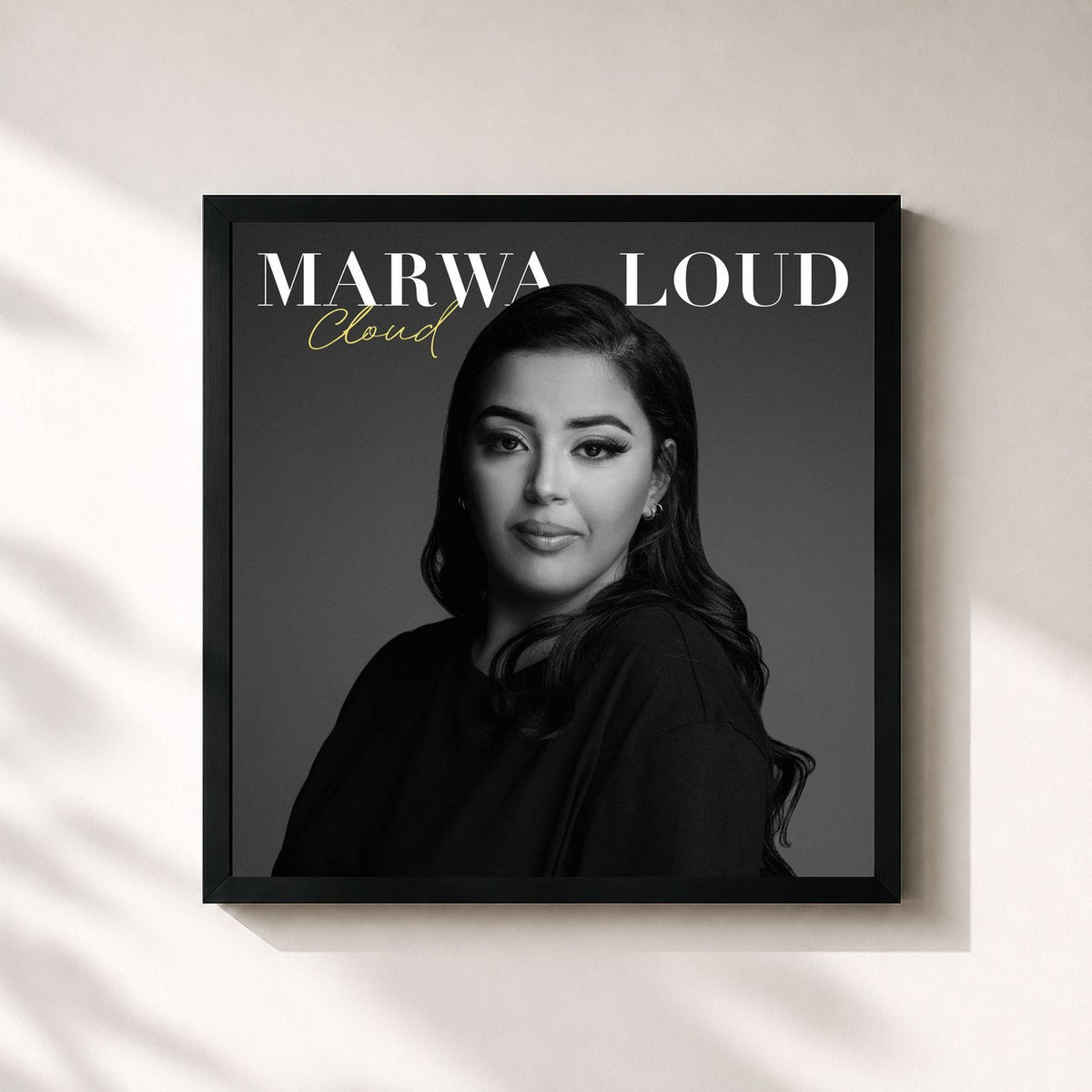 #noir Tableau carré de l'album Cloud de Marwa Loud, cadre noir 32x32 cm