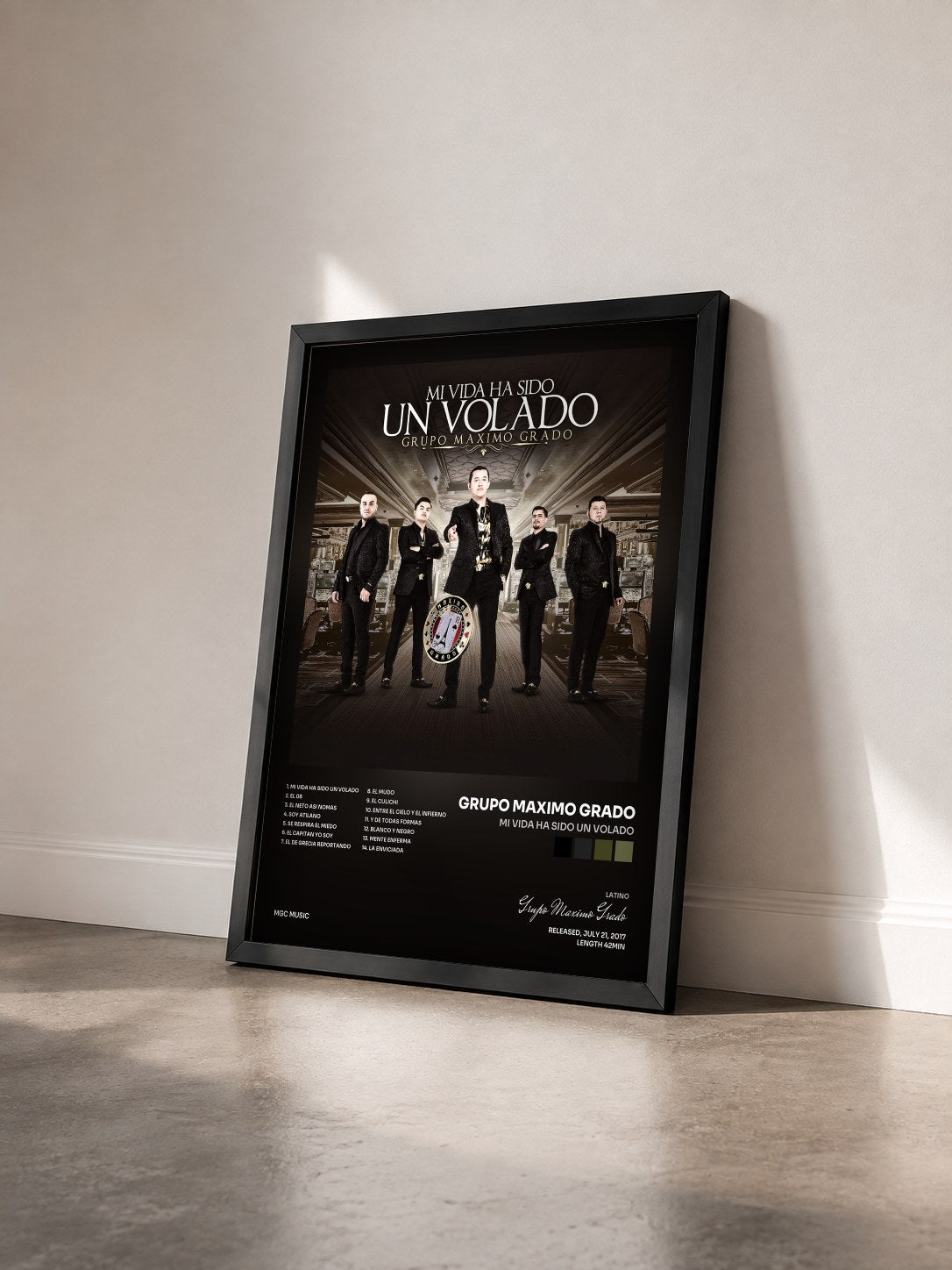 #noir Tableau de l'album Mi Vida Ha Sido Un Volado de Grupo Maximo Grado vu de trois quarts, cadre noir