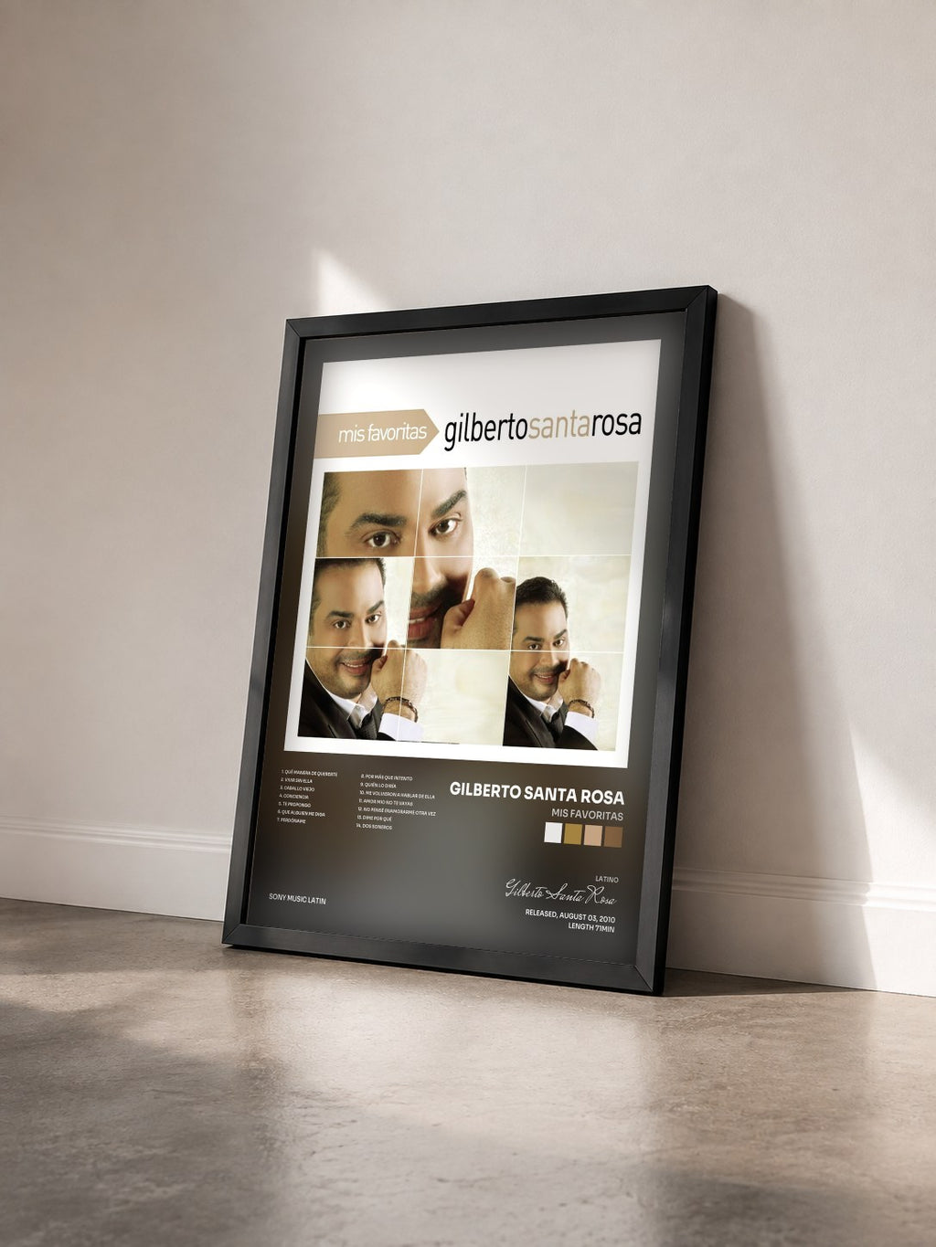#noir Tableau de l'album Mis Favoritas de Gilberto Santa Rosa vu de trois quarts, cadre noir