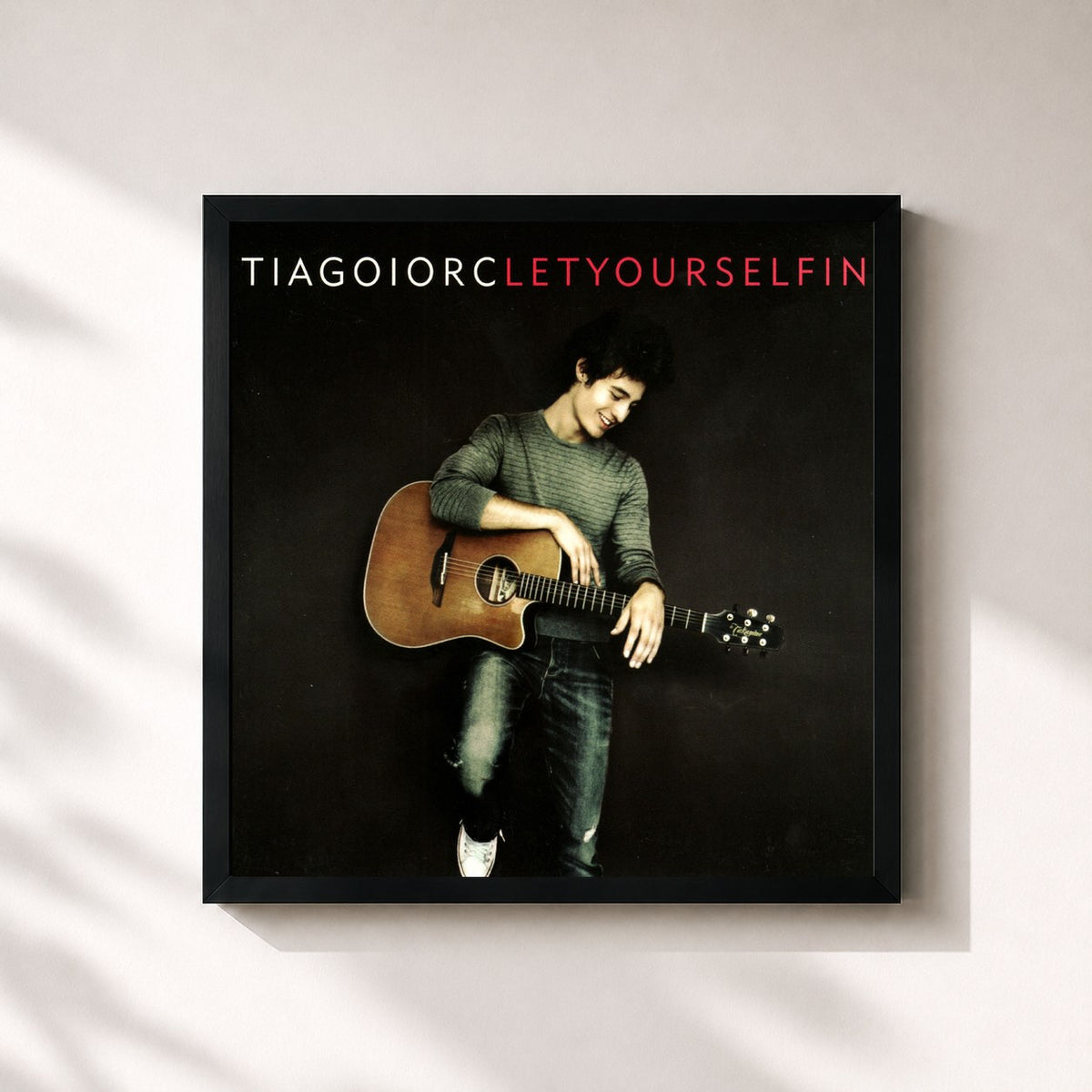 #noir Tableau carré de l'album Let Yourself In de TIAGO IORC, cadre noir 32x32 cm