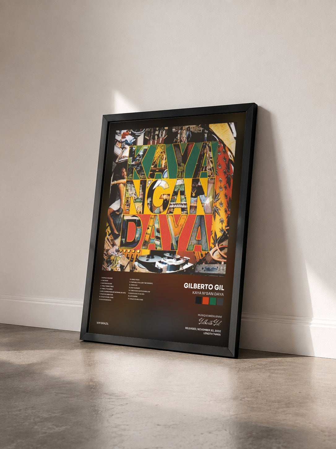 #noir Tableau de l'album Kaya N'Gan Daya de Gilberto Gil vu de trois quarts, cadre noir