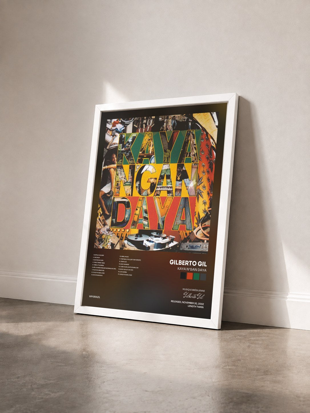 #blanc Tableau de l'album Kaya N'Gan Daya de Gilberto Gil vu de trois quarts, cadre blanc