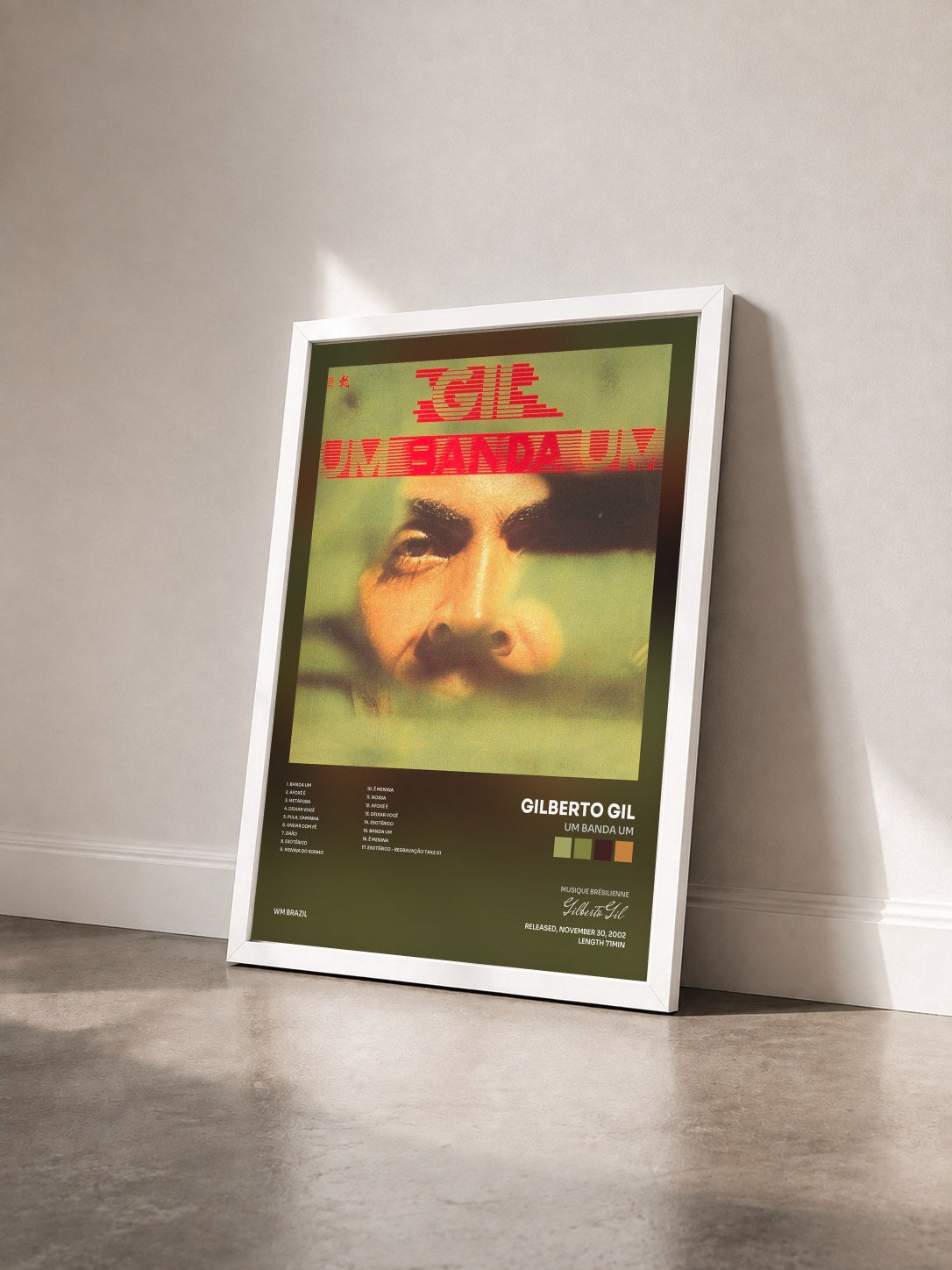#blanc Tableau de l'album Um banda um de Gilberto Gil vu de trois quarts, cadre blanc