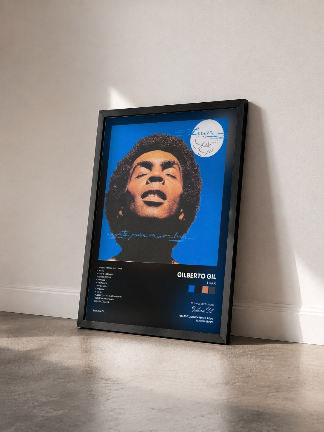 #noir Tableau de l'album Luar de Gilberto Gil vu de trois quarts, cadre noir