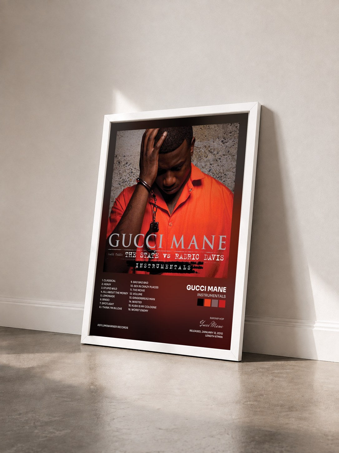 #blanc Instrumentals de Gucci Mane en lámina enmarcada vista de tres cuartos, marco blanco