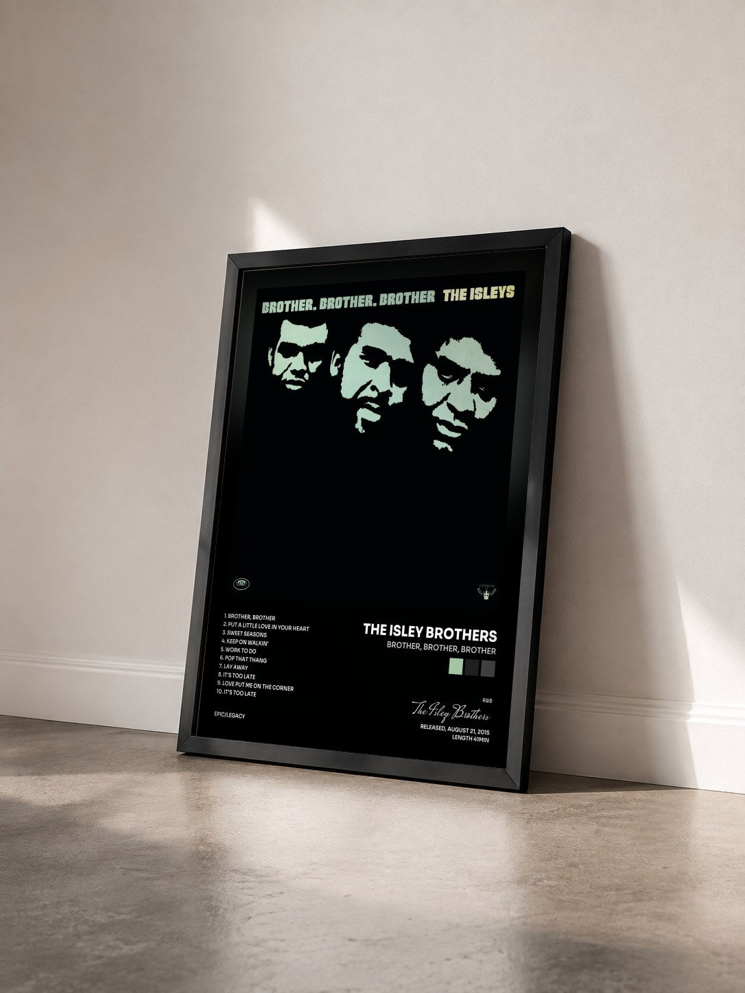 #noir Tableau de l'album Brother, Brother, Brother de The Isley Brothers vu de trois quarts, cadre noir