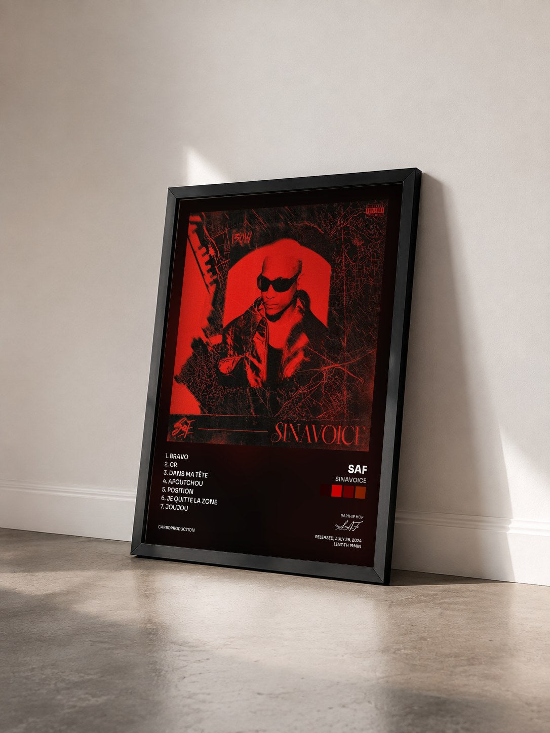 #noir Tableau de l'album SINAVOICE de SAF vu de trois quarts, cadre noir