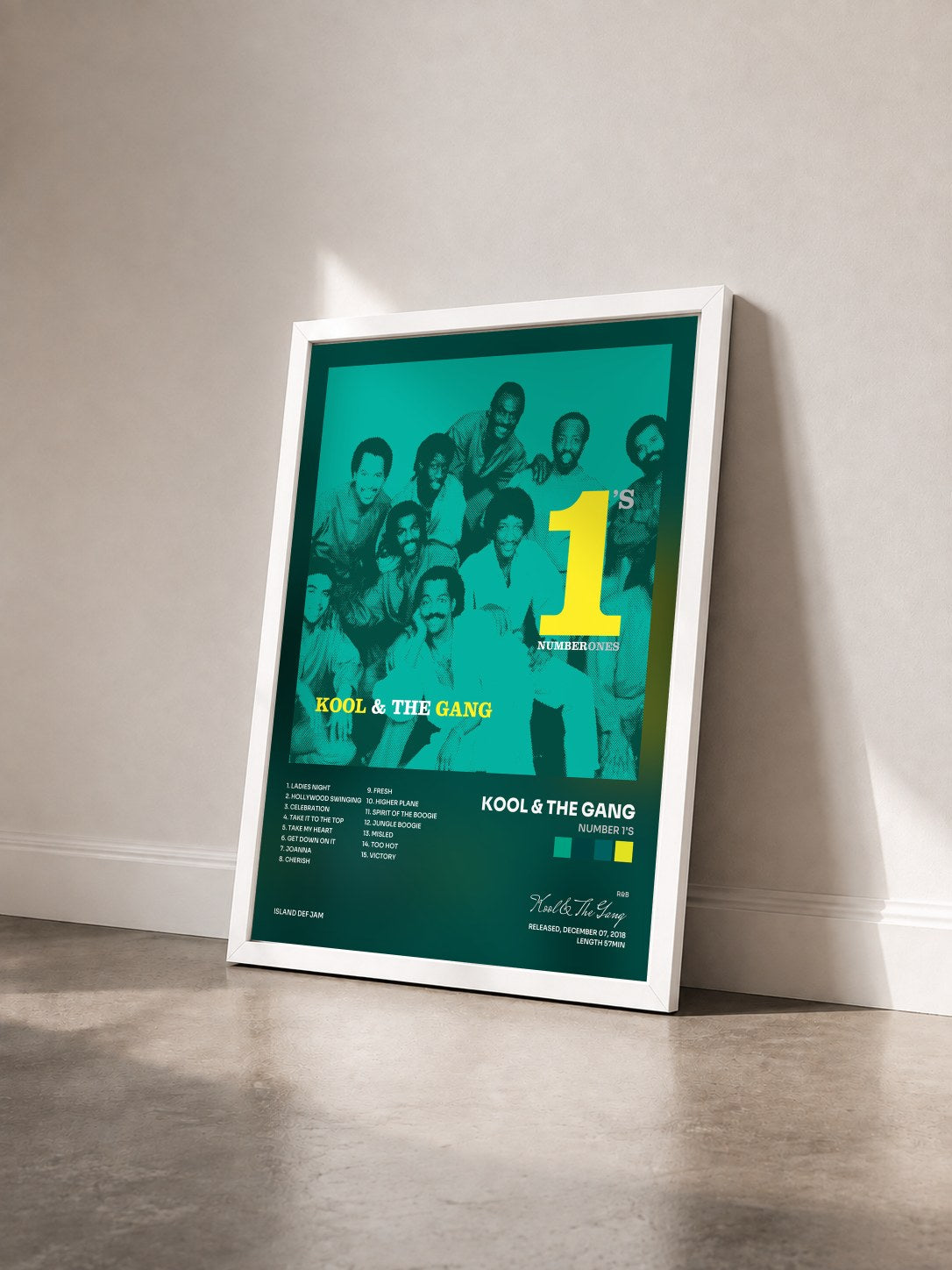#blanc Number 1's von Kool & The Gang als gerahmter Kunstdruck von schräg gesehen, weißer Rahmen