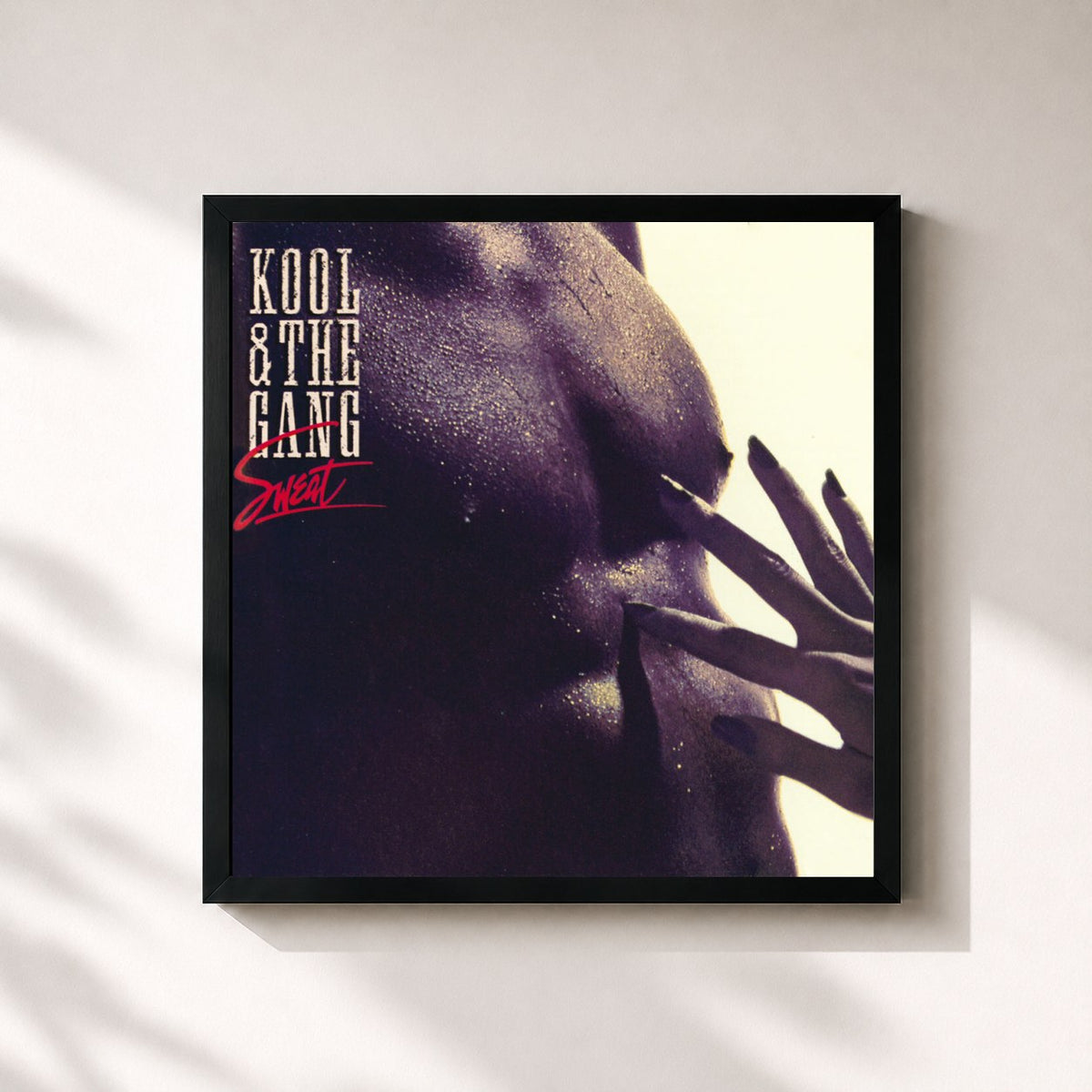 #noir Sweat von Kool & The Gang als quadratischer Kunstdruck, schwarzer Rahmen 32x32 cm