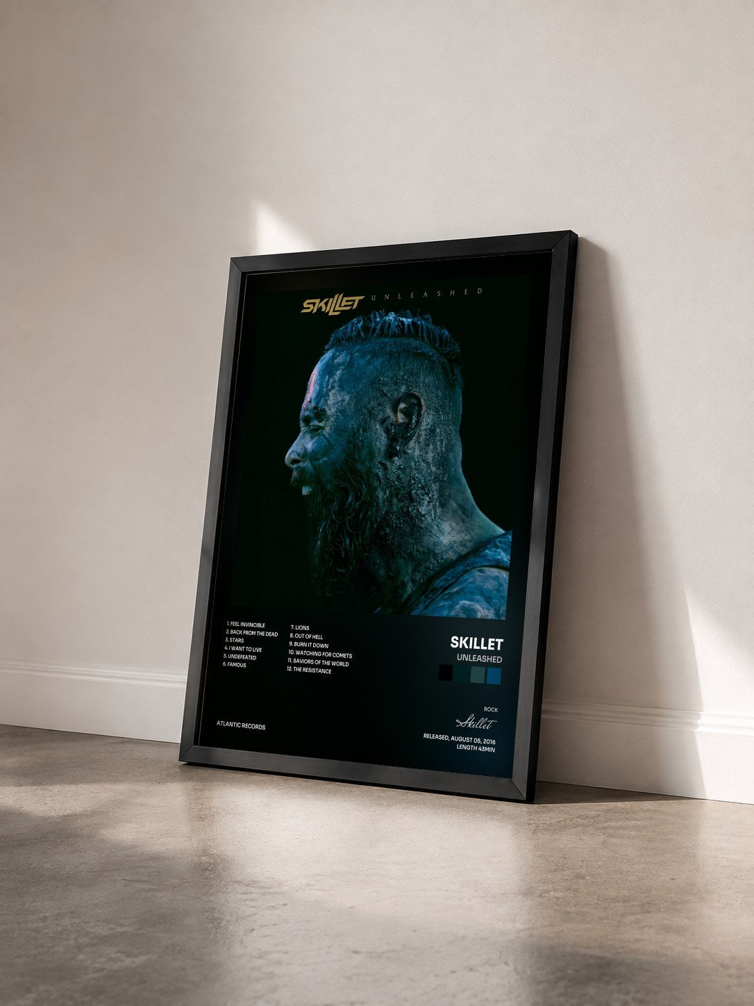 #noir Unleashed von Skillet als gerahmter Kunstdruck von schräg gesehen, schwarzer Rahmen