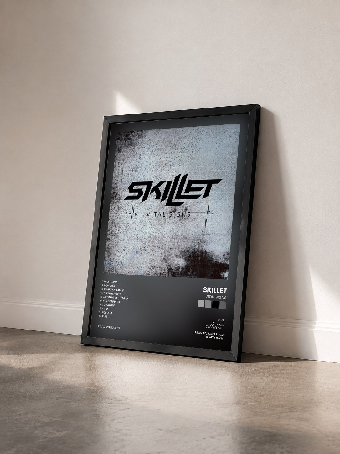 #noir Vital Signs von Skillet als gerahmter Kunstdruck von schräg gesehen, schwarzer Rahmen