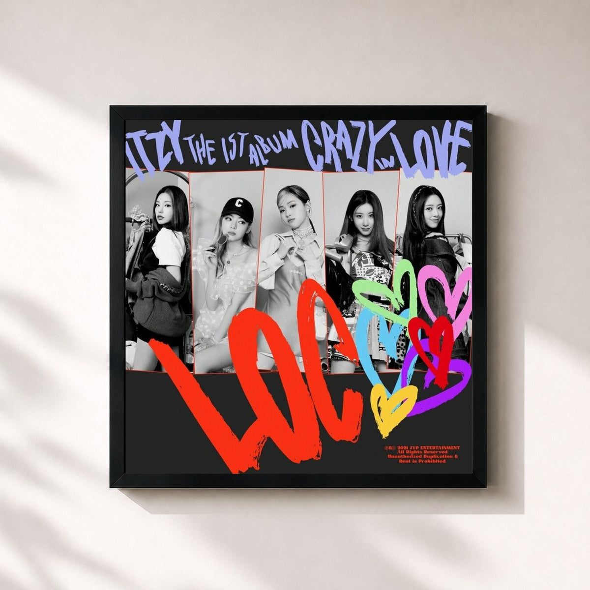 #noir Tableau carré de l'album CRAZY IN LOVE de ITZY, cadre noir 32x32 cm