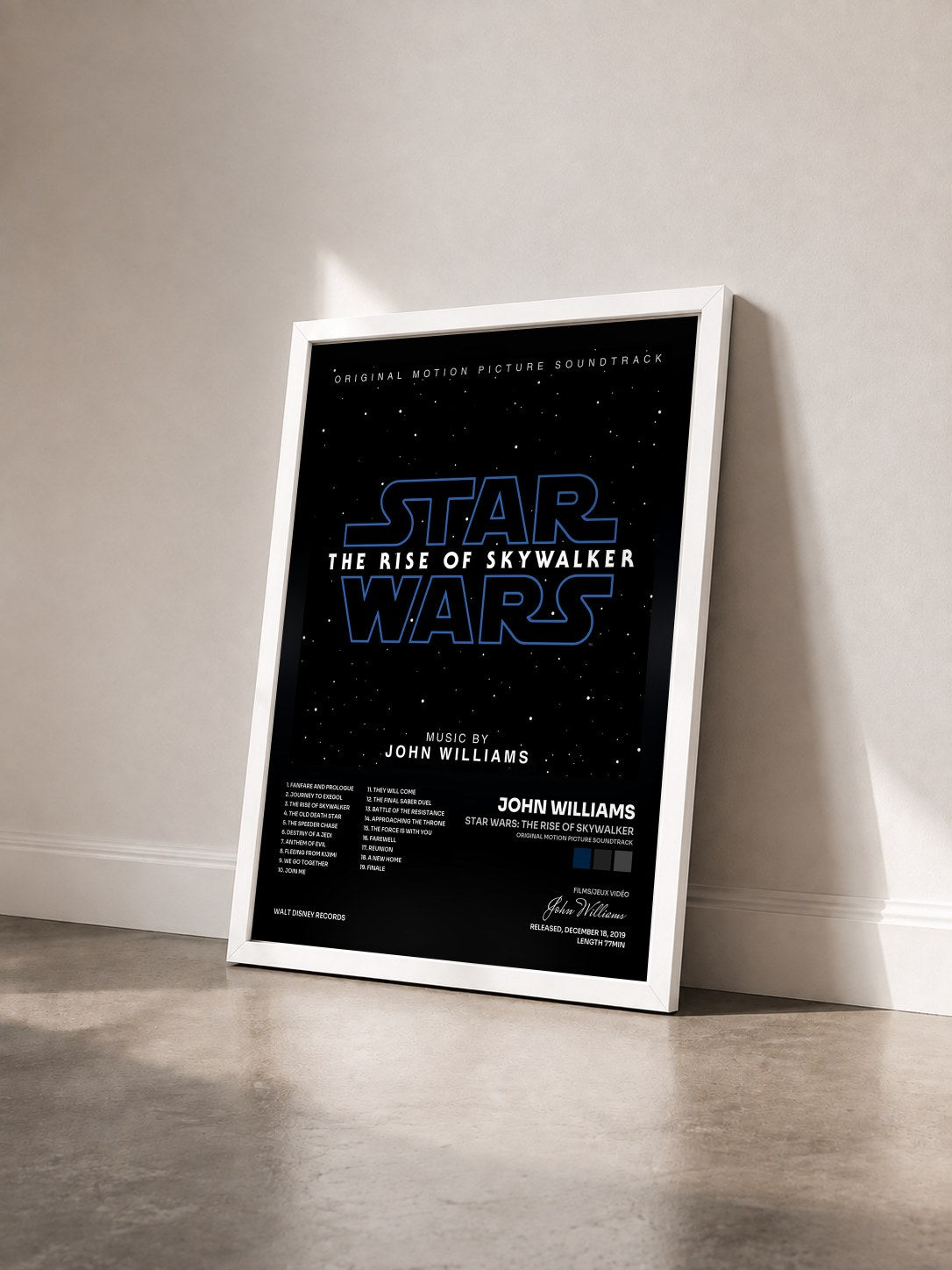 #blanc Tableau de l'album Star Wars: The Rise of Skywalker (Original Motion Picture Soundtrack) de John Williams vu de trois quarts, cadre blanc