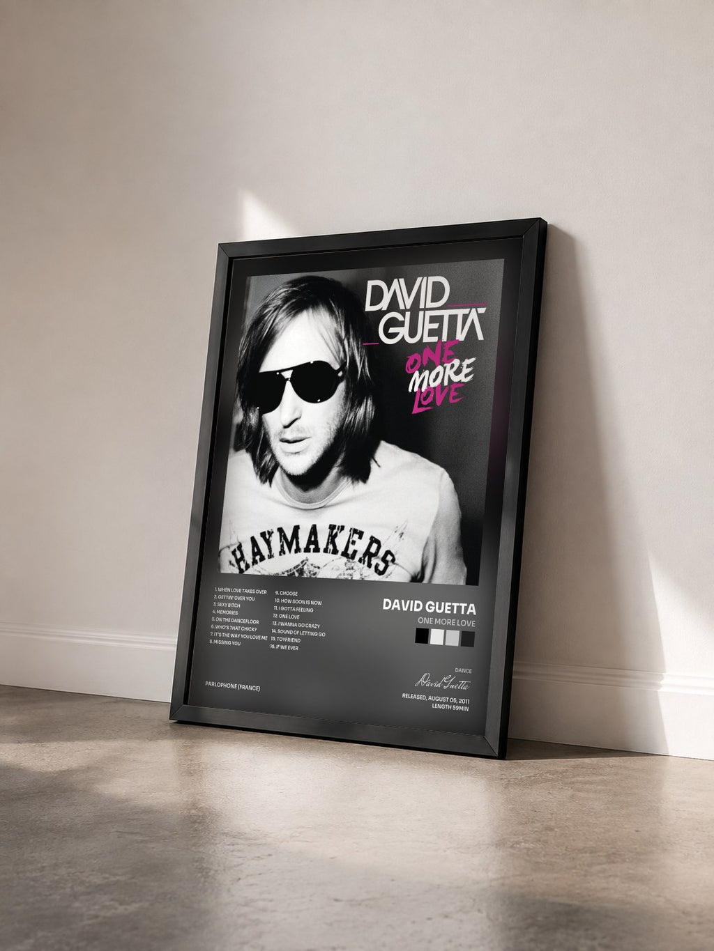 #noir Tableau de l'album One More Love de David Guetta vu de trois quarts, cadre noir