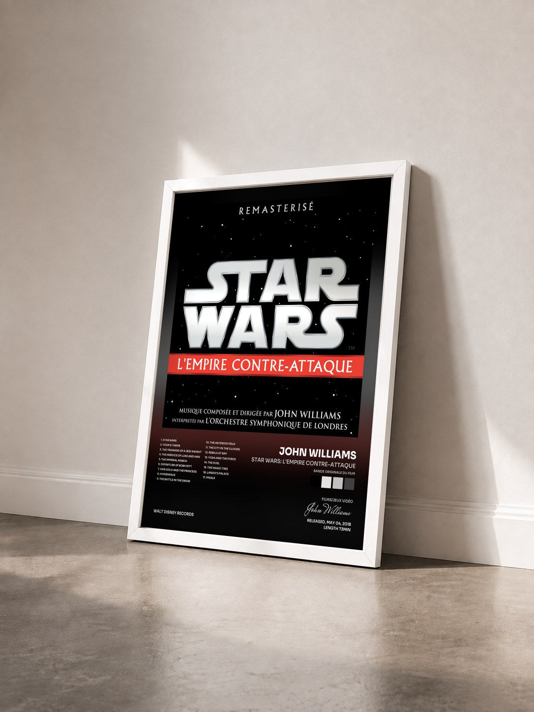 #blanc Tableau de l'album Star Wars: L'Empire Contre-Attaque (Bande Originale du Film) de John Williams vu de trois quarts, cadre blanc