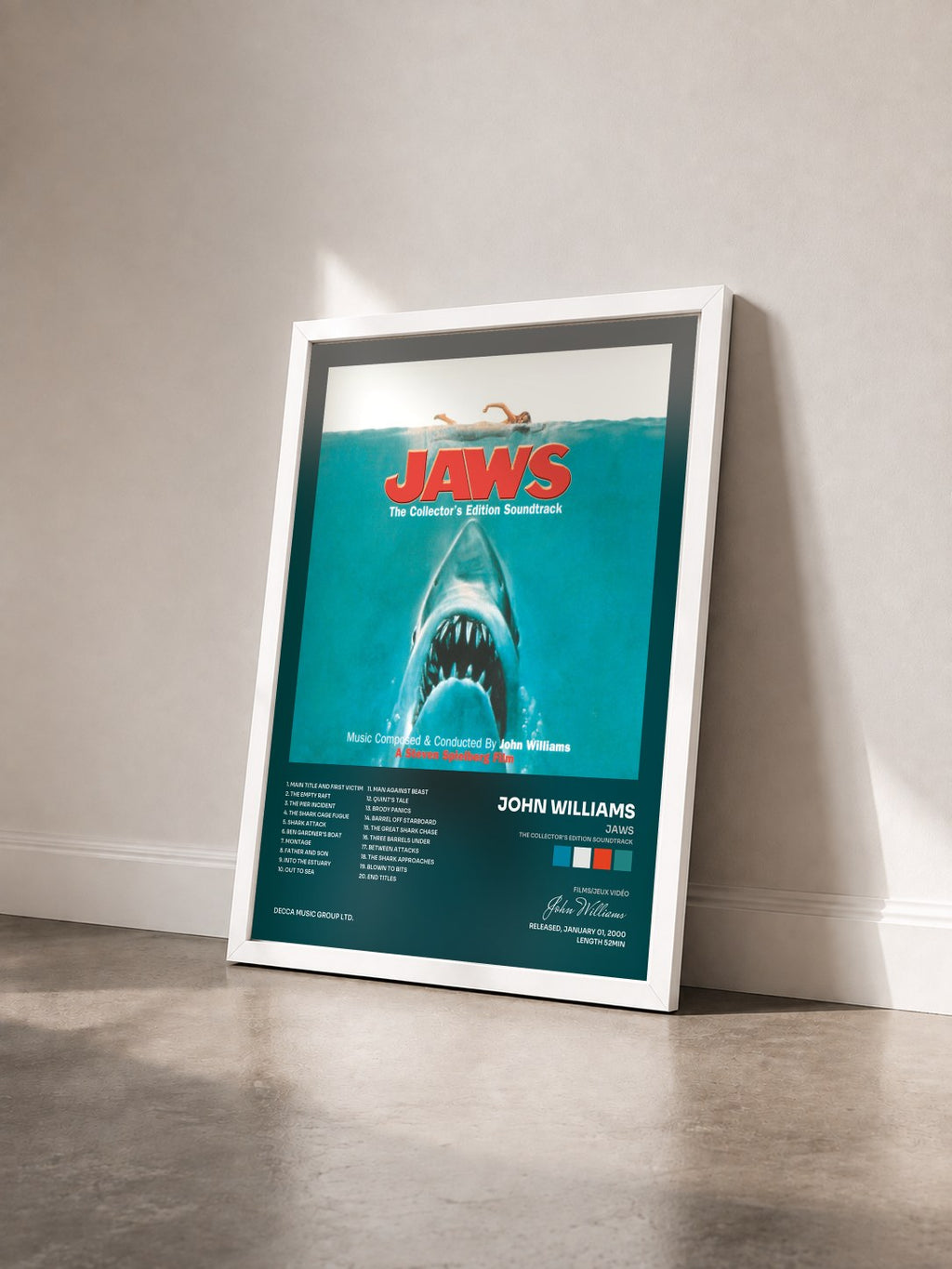 #blanc Tableau de l'album Jaws (The Collector's Edition Soundtrack) de John Williams vu de trois quarts, cadre blanc