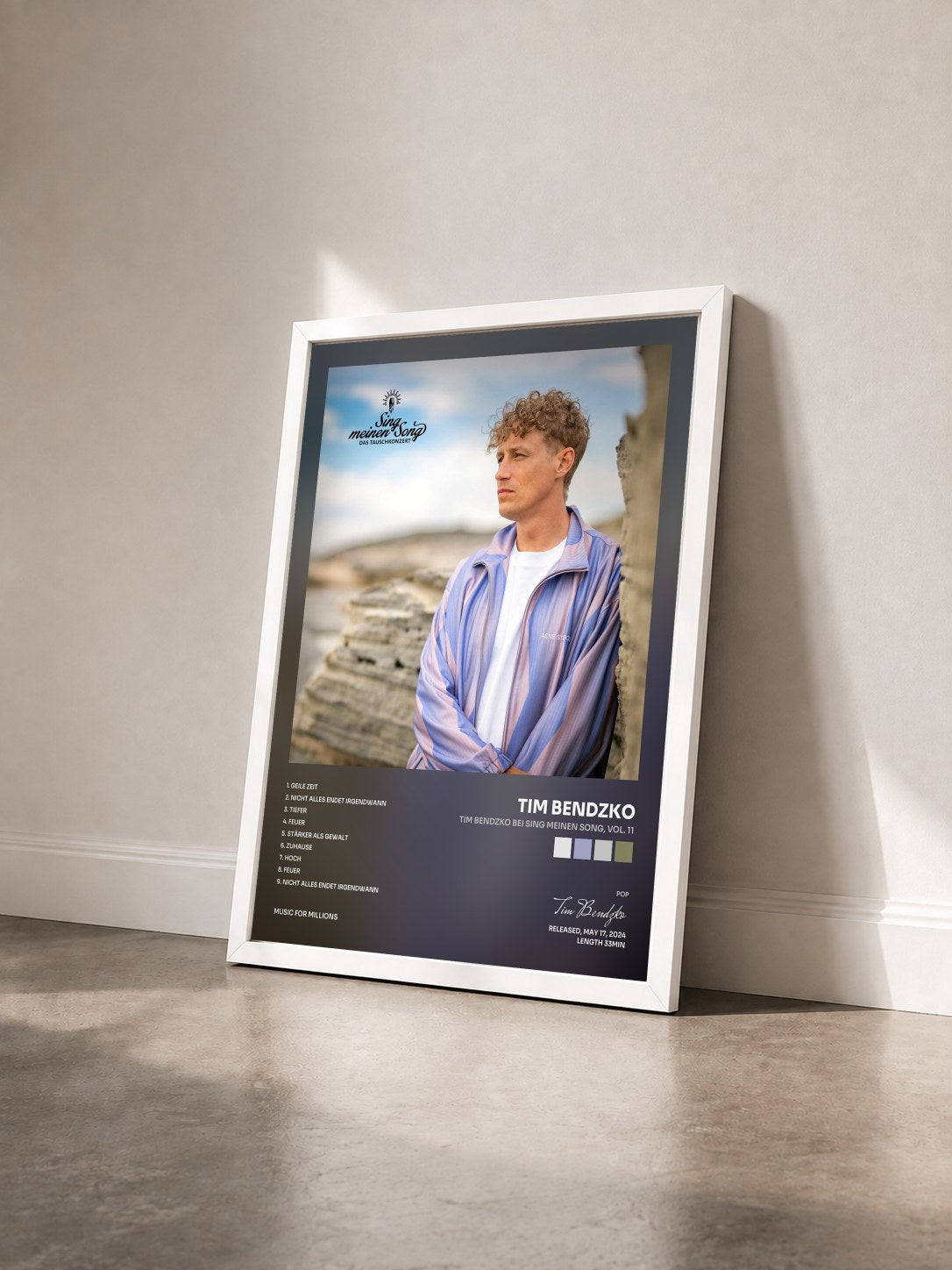 #blanc Tableau de l'album Tim Bendzko bei Sing meinen Song, Vol. 11 de Tim Bendzko vu de trois quarts, cadre blanc