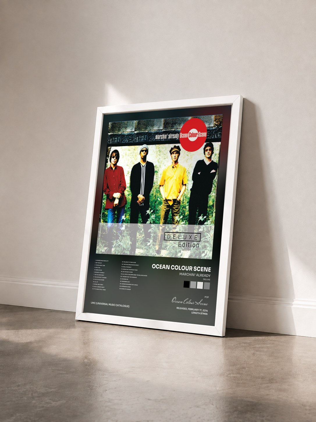 #blanc Tableau de l'album Marchin' Already (Deluxe) de Ocean Colour Scene vu de trois quarts, cadre blanc