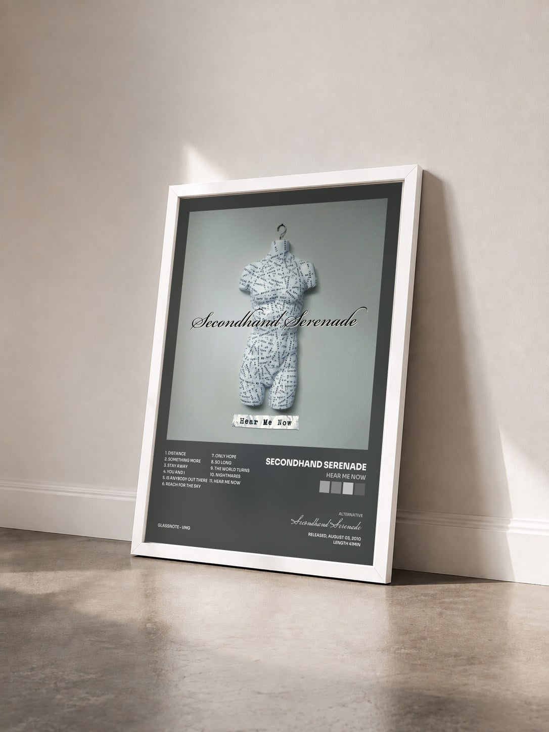 #blanc Tableau de l'album Hear Me Now de Secondhand Serenade vu de trois quarts, cadre blanc