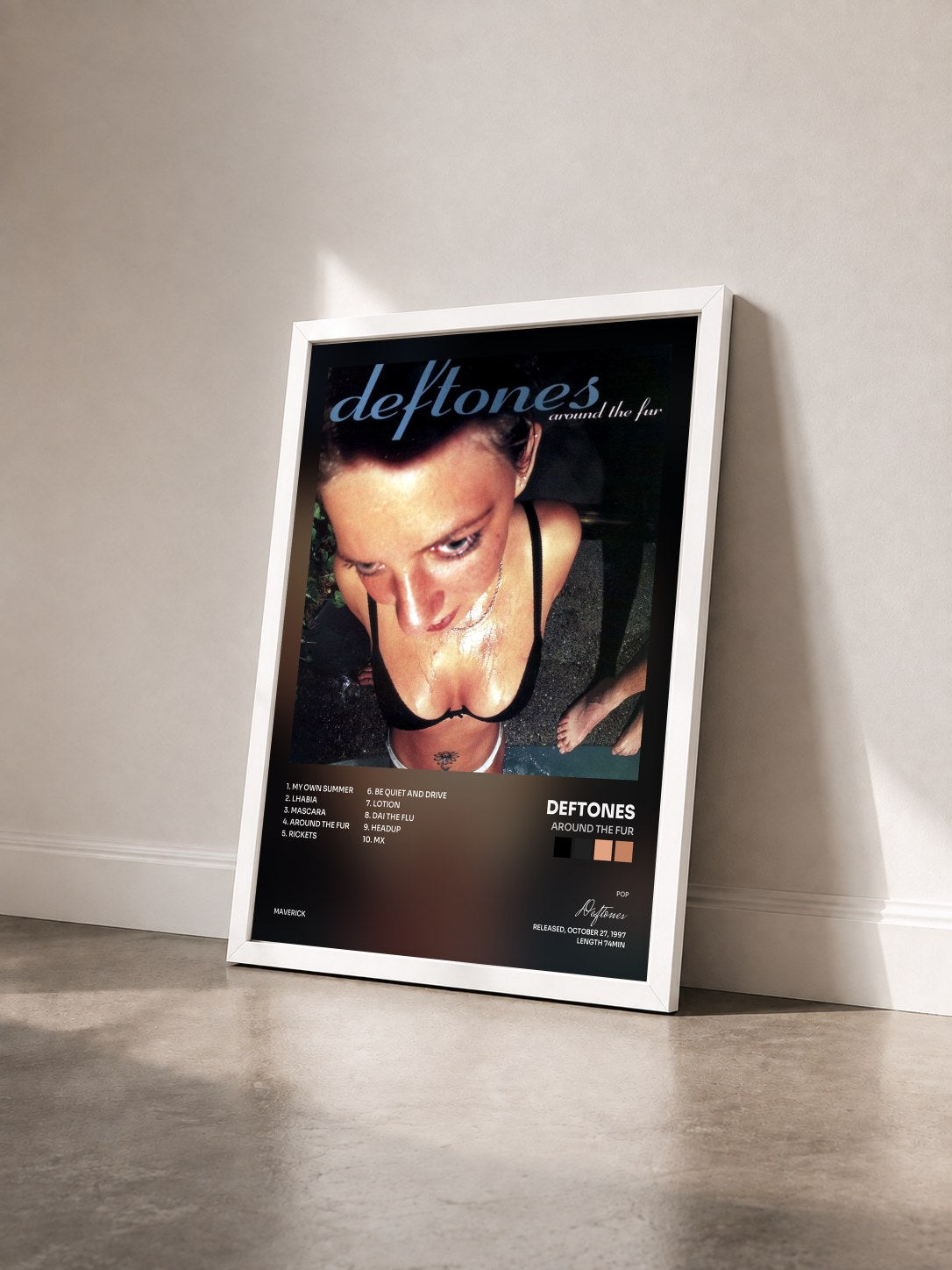 #blanc Tableau de l'album Around the Fur de Deftones vu de trois quarts, cadre blanc
