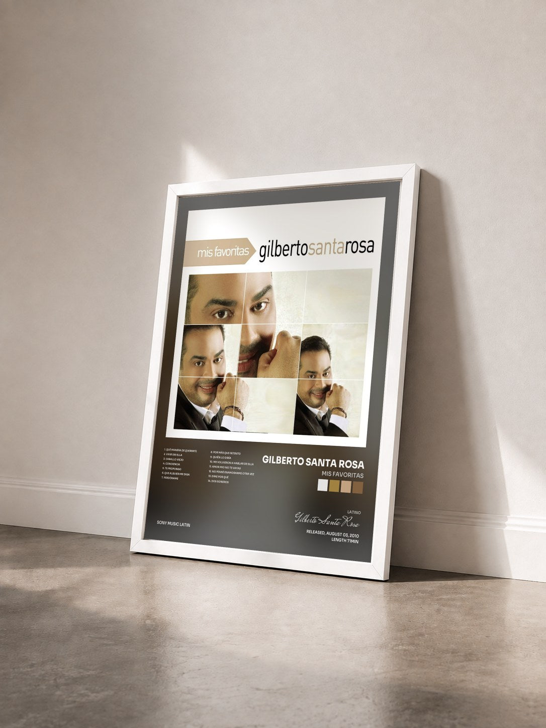 #blanc Tableau de l'album Mis Favoritas de Gilberto Santa Rosa vu de trois quarts, cadre blanc