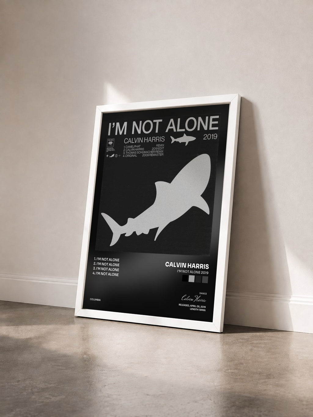 #blanc I'm Not Alone 2019 de Calvin Harris en lámina enmarcada vista de tres cuartos, marco blanco