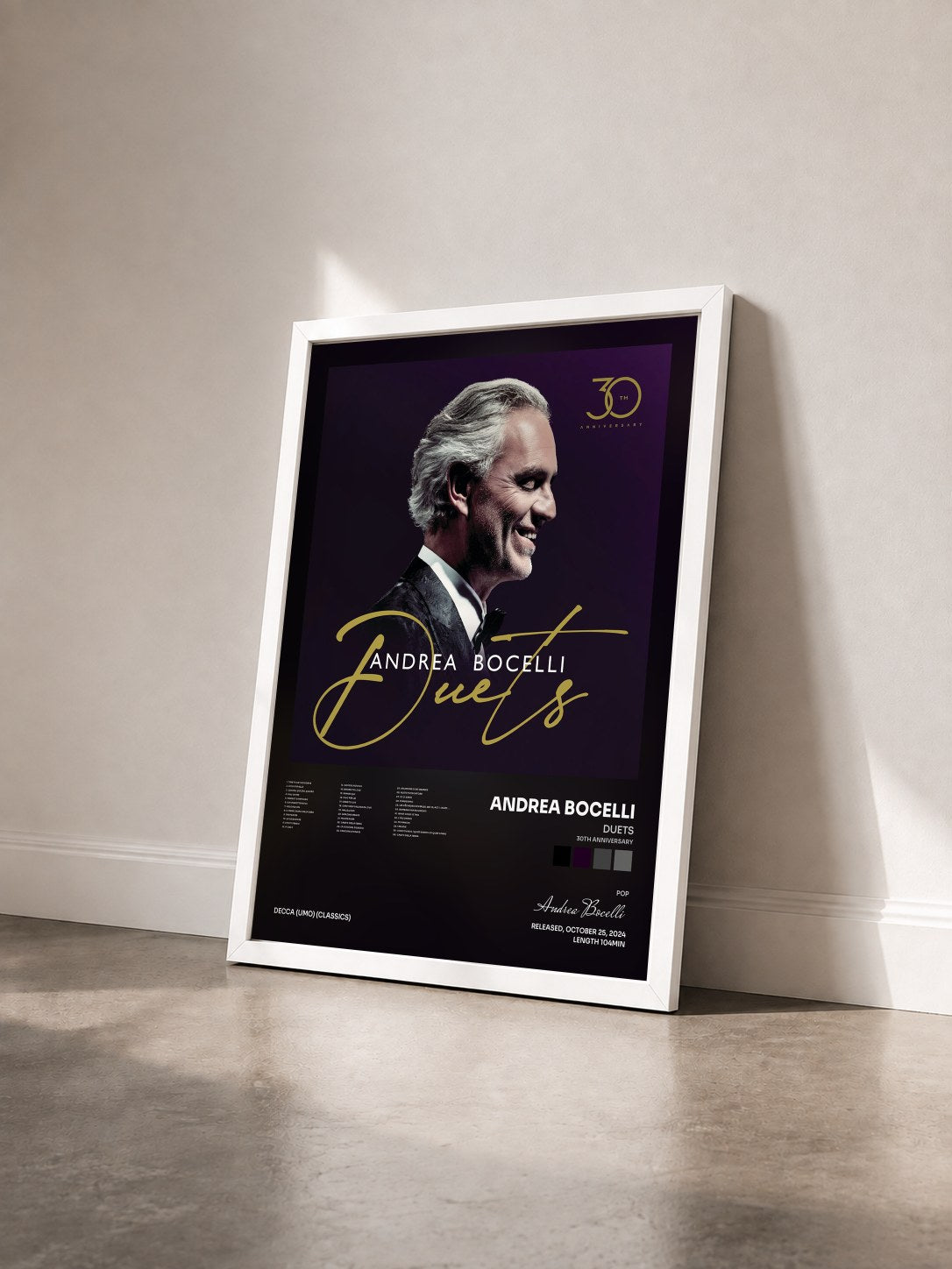 #blanc Tableau de l'album Duets (30th Anniversary) de Andrea Bocelli vu de trois quarts, cadre blanc