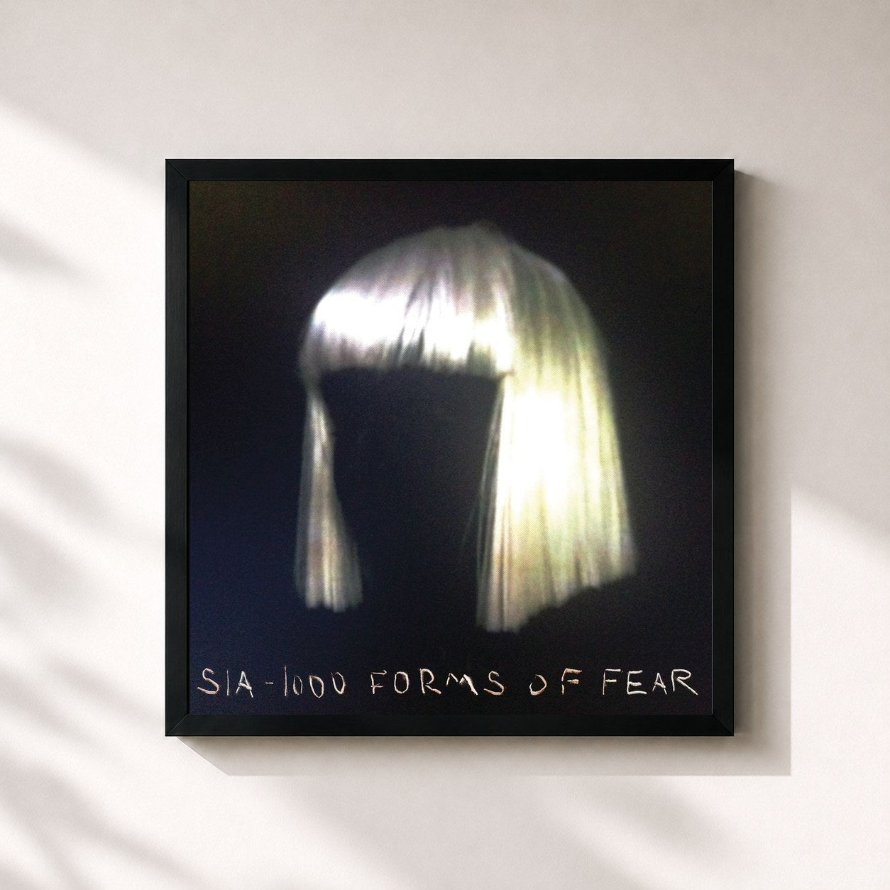 #noir 1000 Forms Of Fear di Sia in stampa quadrata incorniciata, cornice nera 32x32 cm