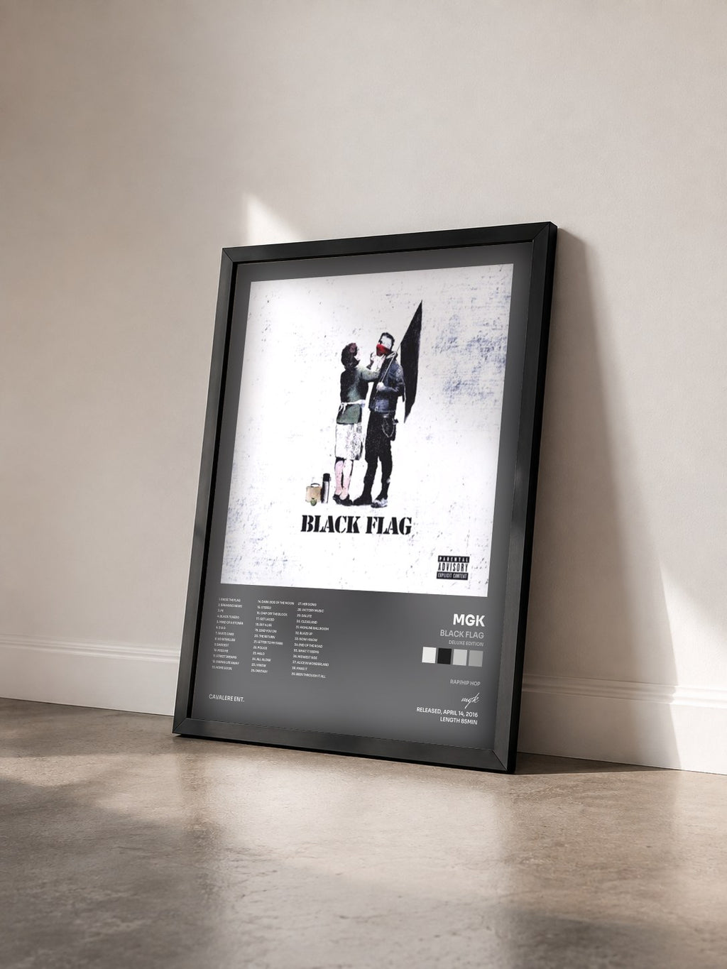#noir Tableau de l'album Black Flag (Deluxe Edition) de mgk vu de trois quarts, cadre noir